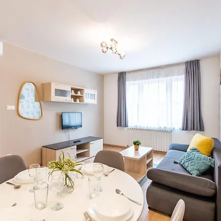 - Quiet Sleep Apartman Budapest